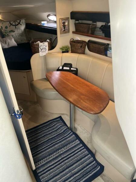 1999 Cruisers Yachts 2870 Rogue