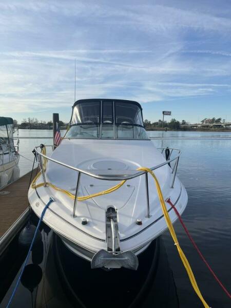 1999 Cruisers Yachts 2870 Rogue