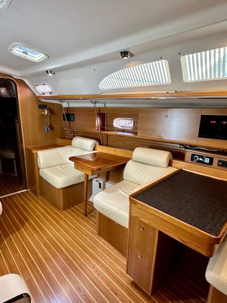 2012 Catalina 445