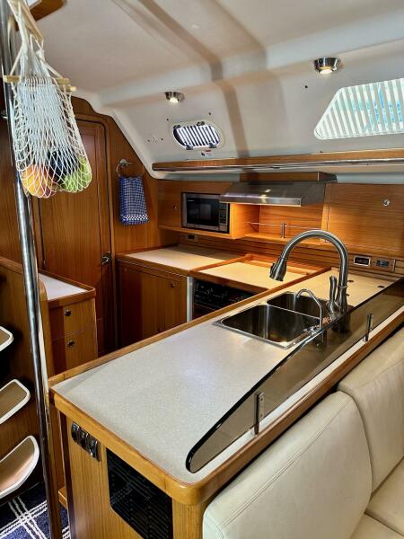 2012 Catalina 445
