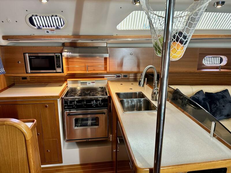 2012 Catalina 445