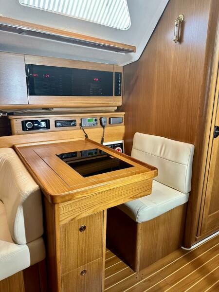 2012 Catalina 445
