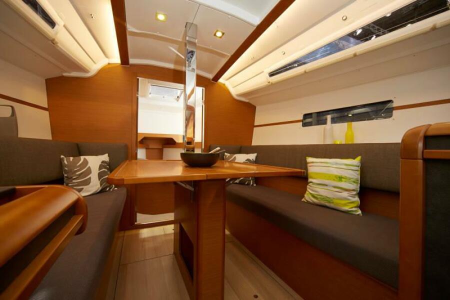 2023 Jeanneau Sun Odyssey 349