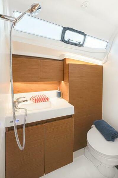 2027 Jeanneau Sun Odyssey 380