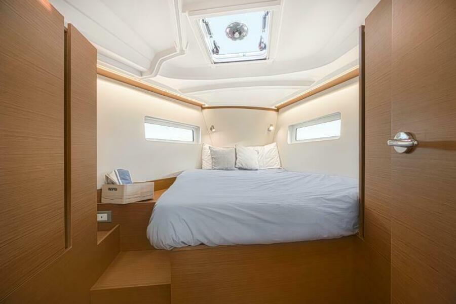 2027 Jeanneau Sun Odyssey 380