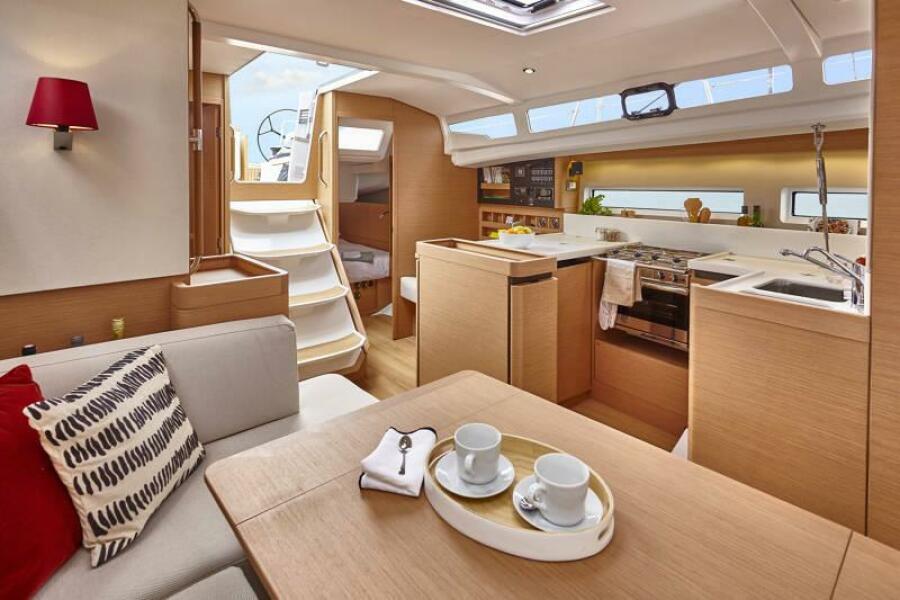 2027 Jeanneau Sun Odyssey 440