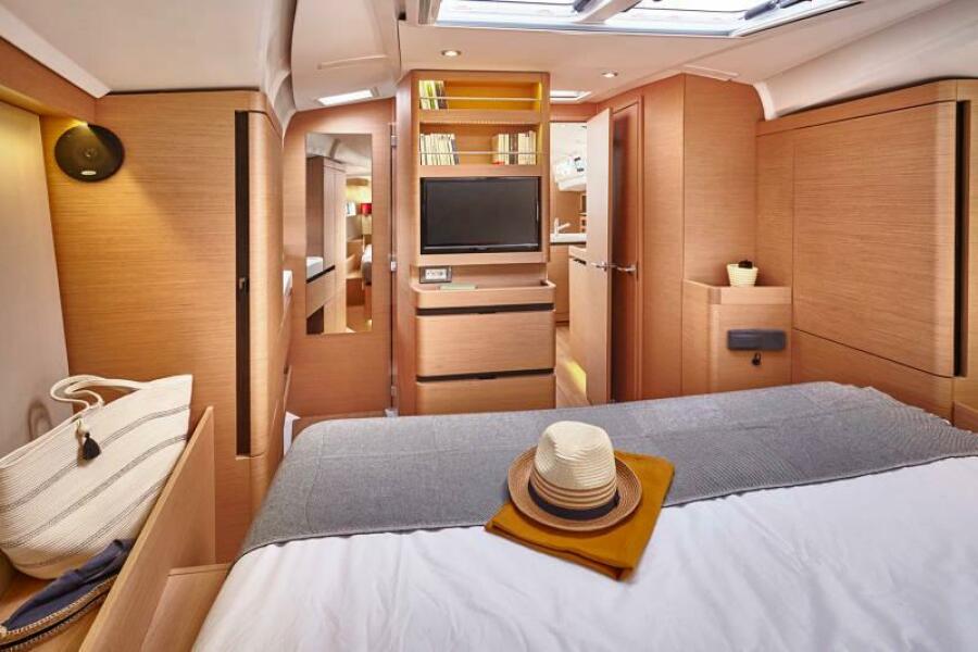 2027 Jeanneau Sun Odyssey 490