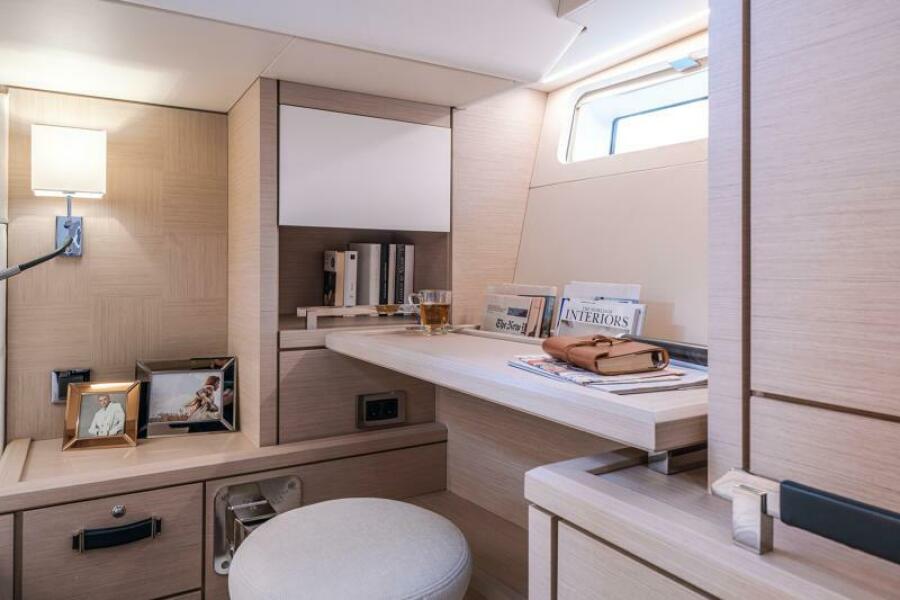 2027 Jeanneau Jeanneau Yachts 65