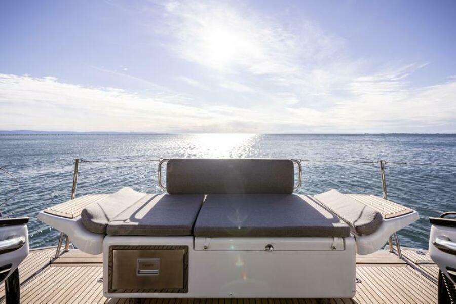 2027 Jeanneau Jeanneau Yachts 65