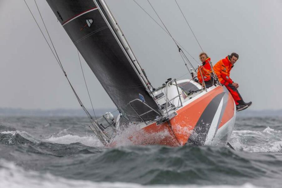 2027 Jeanneau Sun Fast 3300