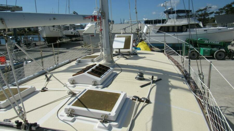 Thalasso 37ft CSY Yacht For Sale