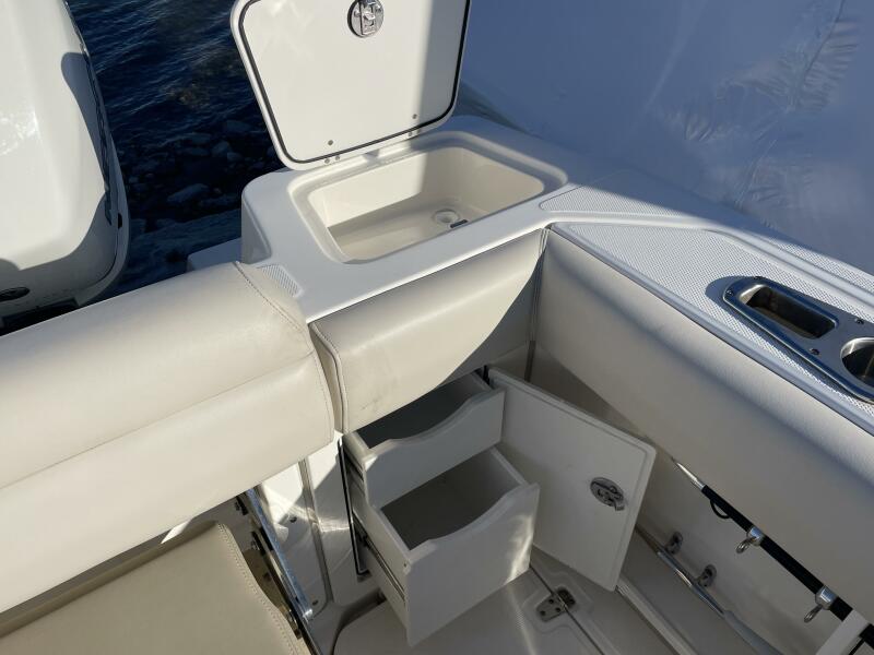 2018 Boston Whaler 280 Outrage