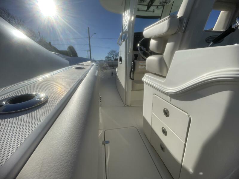 2018 Boston Whaler 280 Outrage