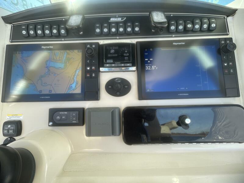2018 Boston Whaler 280 Outrage