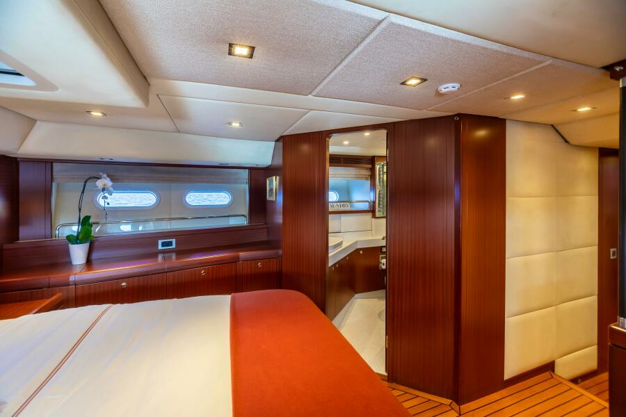 82' 2011 Alia Yachts Warwick 82 LK
