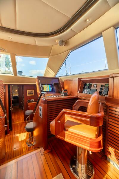 82' 2011 Alia Yachts Warwick 82 LK
