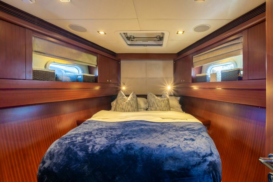 82' 2011 Alia Yachts Warwick 82 LK