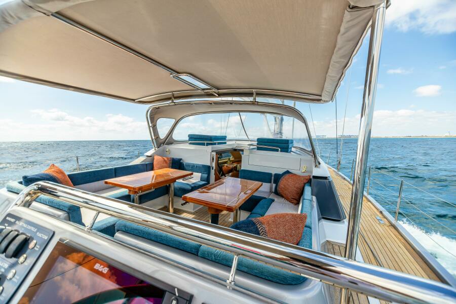 82' 2011 Alia Yachts Warwick 82 LK