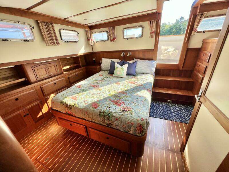 SWAMP FOX 47ft Sabre Yacht For Sale