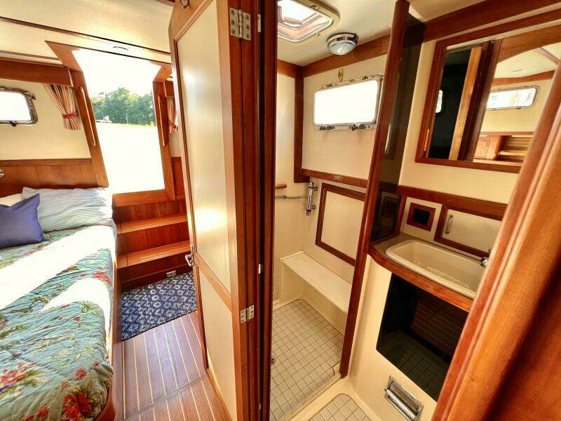 SWAMP FOX 47ft Sabre Yacht For Sale