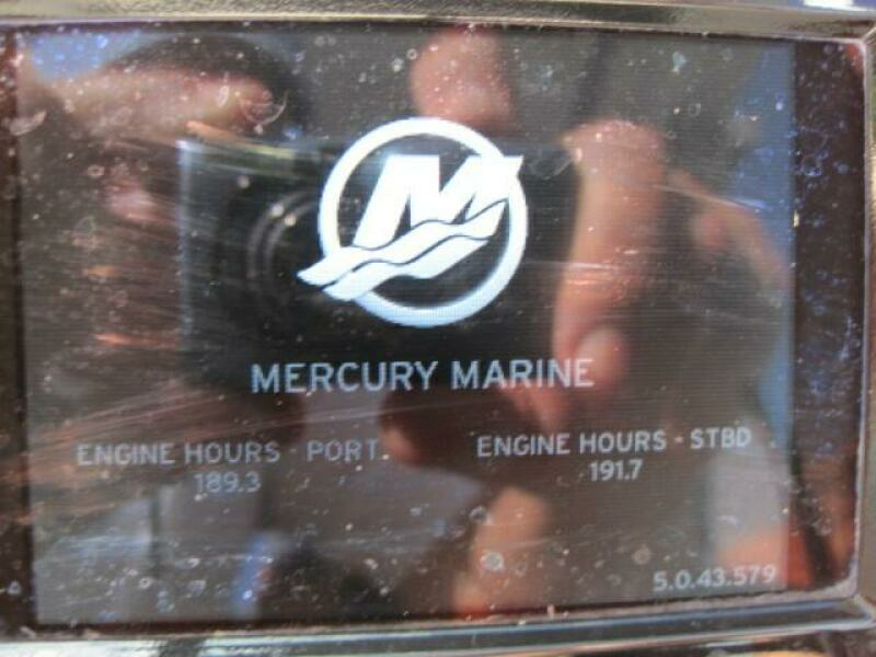 2016 Boston Whaler 270 Vantage