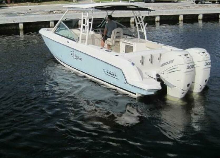 2016 Boston Whaler 270 Vantage