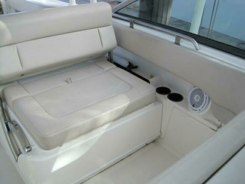 2016 Boston Whaler 270 Vantage