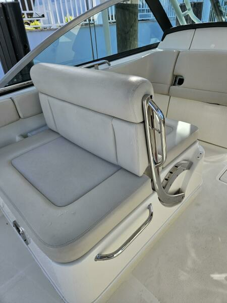 2016 Boston Whaler 270 Vantage