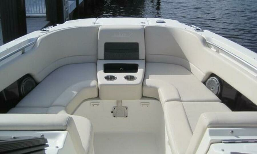 2016 Boston Whaler 270 Vantage