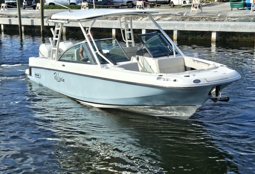 2016 Boston Whaler 270 Vantage