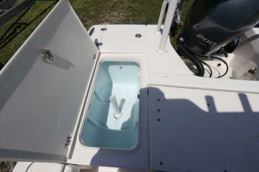 22' 2020 Robalo 226 Cayman