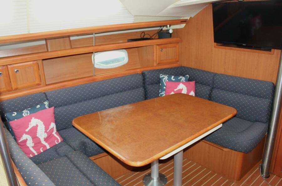 2009 Hunter Deck Salon