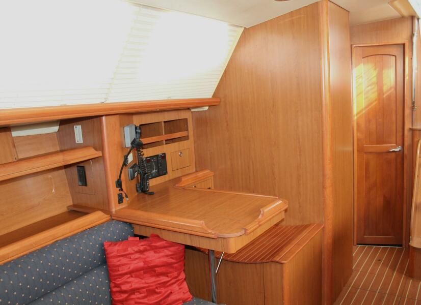 2009 Hunter Deck Salon