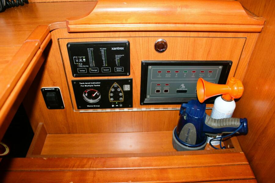 2009 Hunter Deck Salon