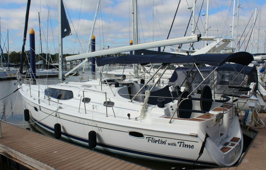 2009 Hunter Deck Salon