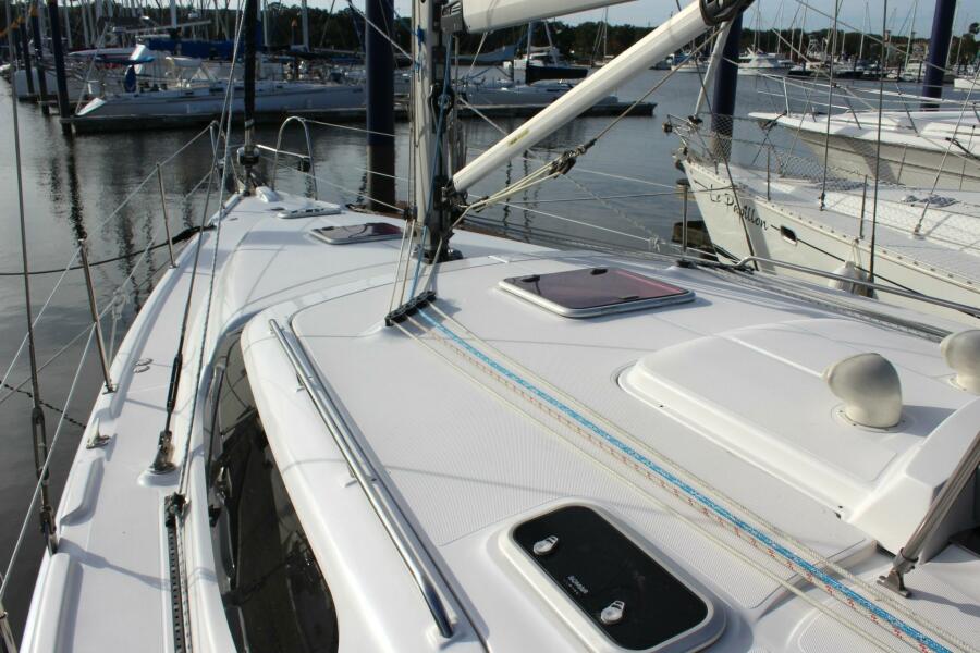 2009 Hunter Deck Salon