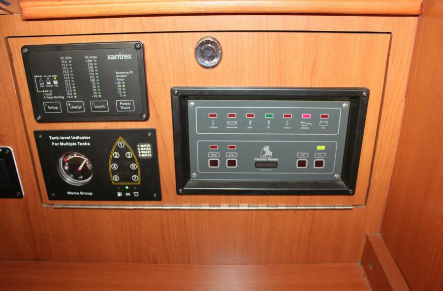 2009 Hunter Deck Salon