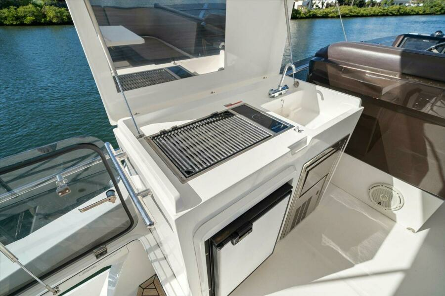 SEA SUITE II 55ft Galeon Yacht For Sale