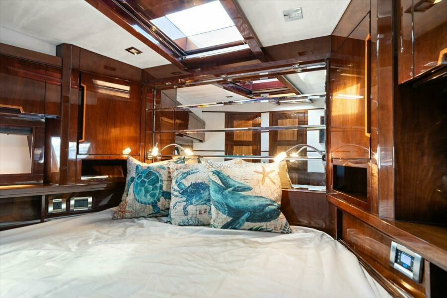 SEA SUITE II 55ft Galeon Yacht For Sale
