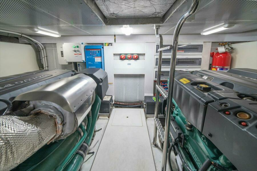 SEA SUITE II 55ft Galeon Yacht For Sale