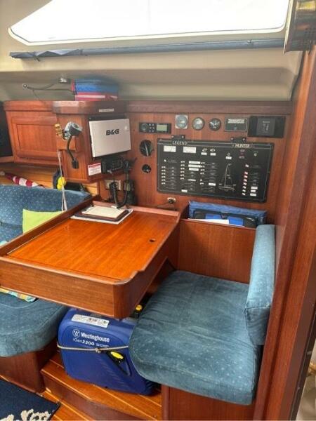 41' Hunter salon desk, electronics, and switch panel