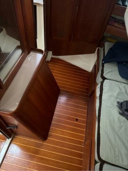 41' Hunter aft cabin Yanmar access closed