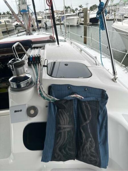 41' Hunter starboard lines 2