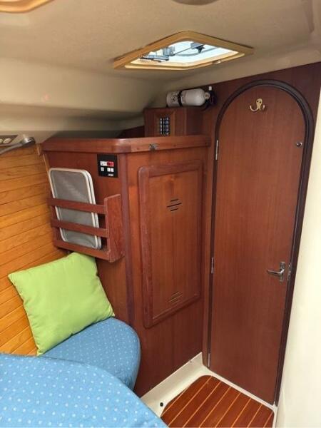 41' Hunter closet and bench seat 