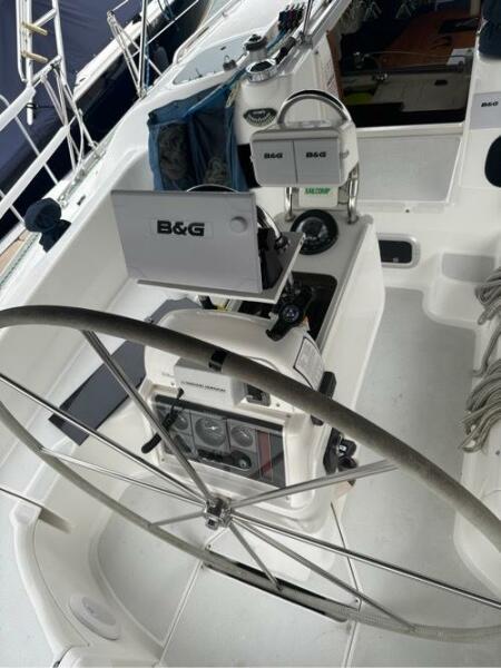 41' Hunter helm / ships wheel
