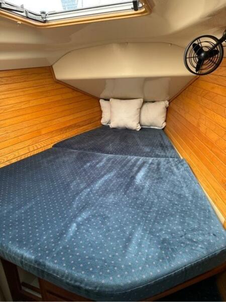 41' Hunter forward berth mattress