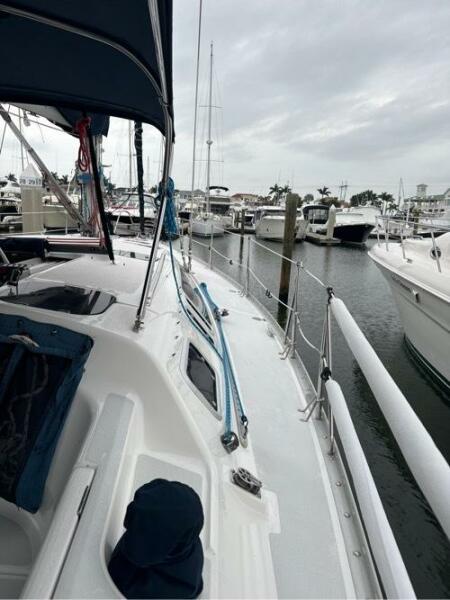 41' Hunter starboard side