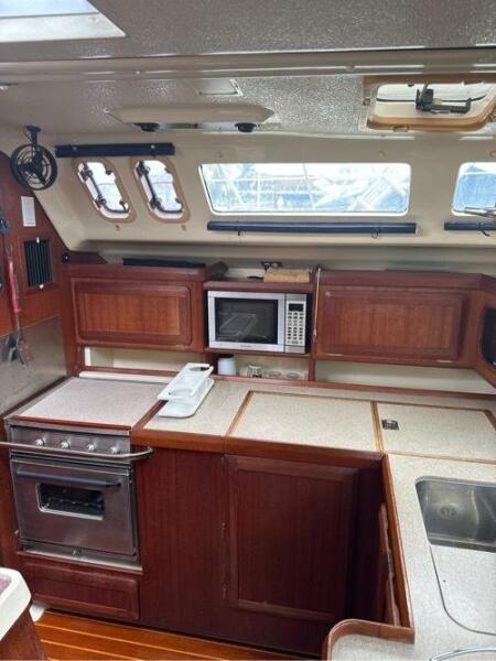 41' Hunter galley 1