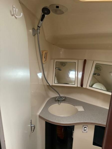 41' Hunter forward wet head shower