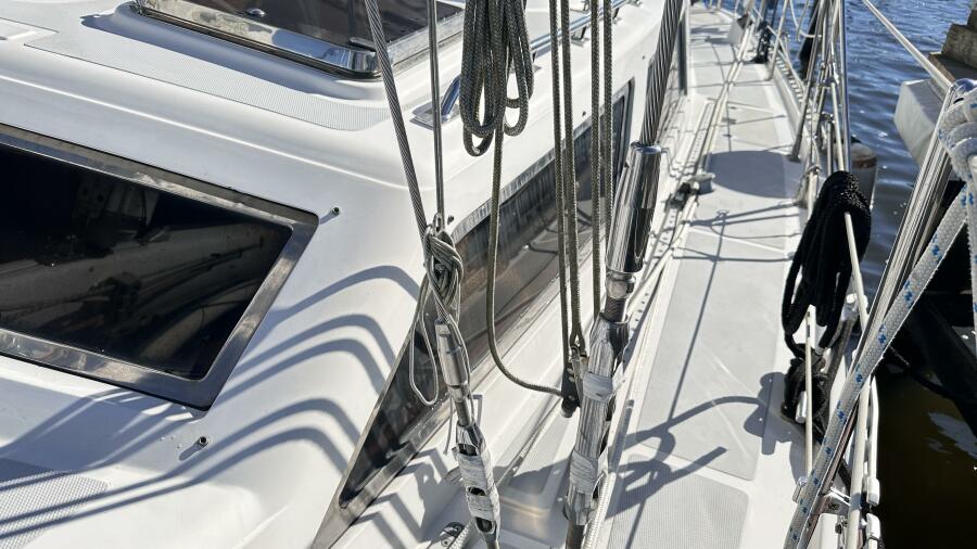 Ext_Port_Deck_Standing_Rigging